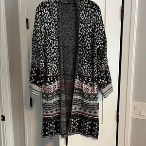 Stylish Black and White Patterned Cardigan